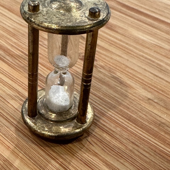 Mini Sand Timer Clock - Picture 10 of 11